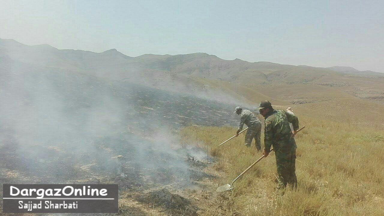 مهار آتش سوزی مراتع گنداب توسط نیروهای منابع طبیعی درگز