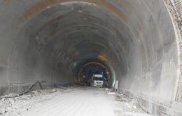 کمبود اعتباراتِ تخصیصی تونل الله اکبر درگز را به حالت نیمه فعال تبدیل کرده است / با ملی شدن پروژه بسیاری از مشکلات بزرگترین تونل شرق کشور مرتفع می شود